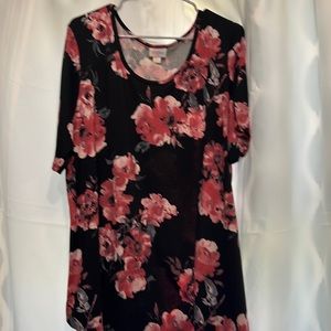 Black floral Morgan top